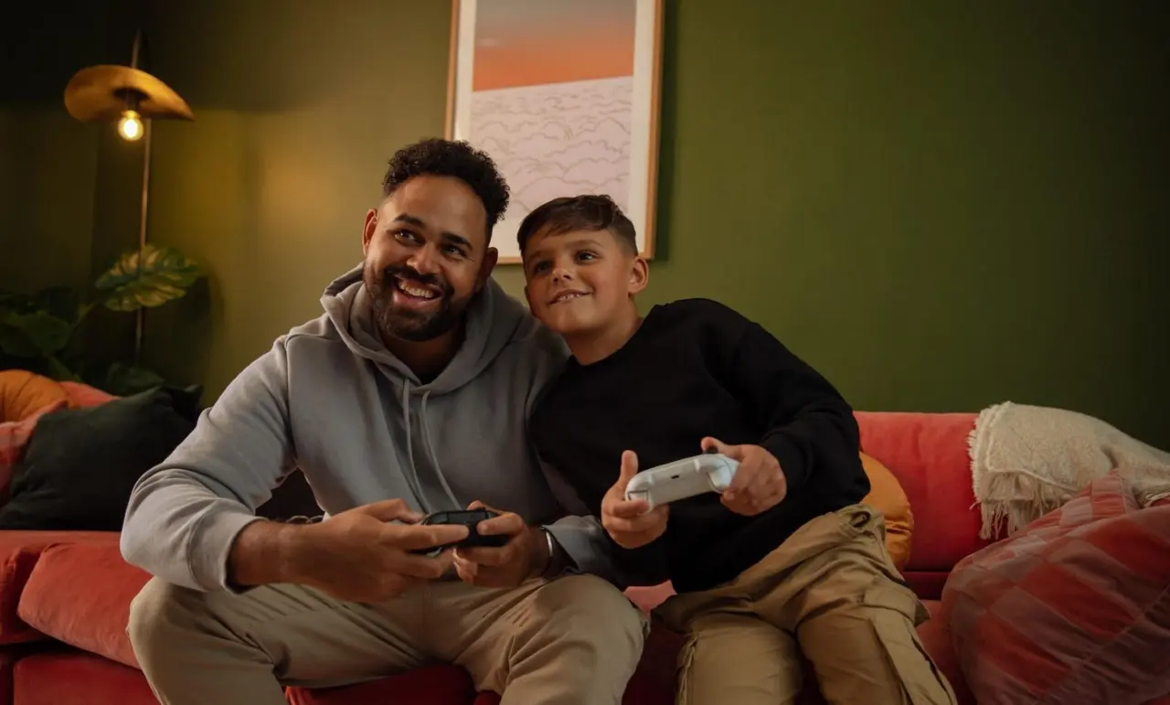 No Dia da Internet Segura, confira dicas para garantir a segurança no Xbox e proteger crianças e adolescentes enquanto jogam online.