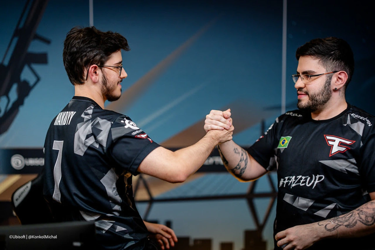 Six Invitational 2025 segue com FURIA, Razah e FaZe Clan! Confira os jogos decisivos desta terça-feira (11) e onde assistir.