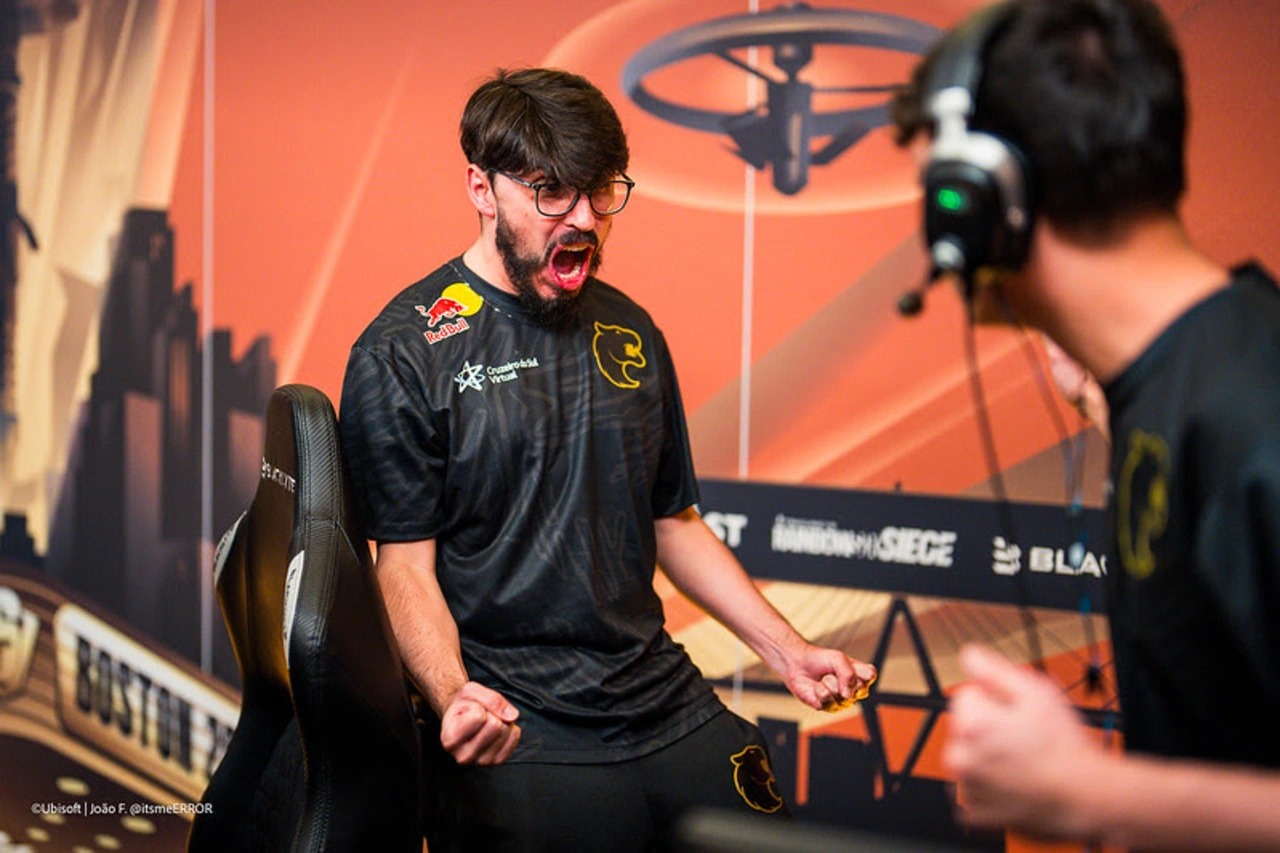 Six Invitational 2025 entra na fase final com FURIA, FaZe e Razah na disputa pelo título mundial de Rainbow Six Siege.