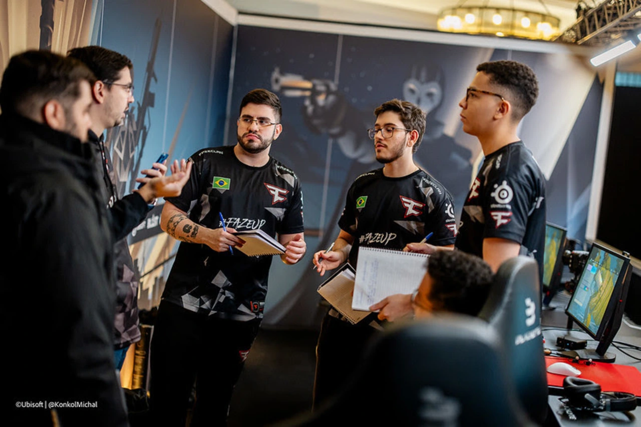 O Six Invitational 2025 entra na fase decisiva com duelos entre equipes brasileiras. Veja horários e onde assistir!