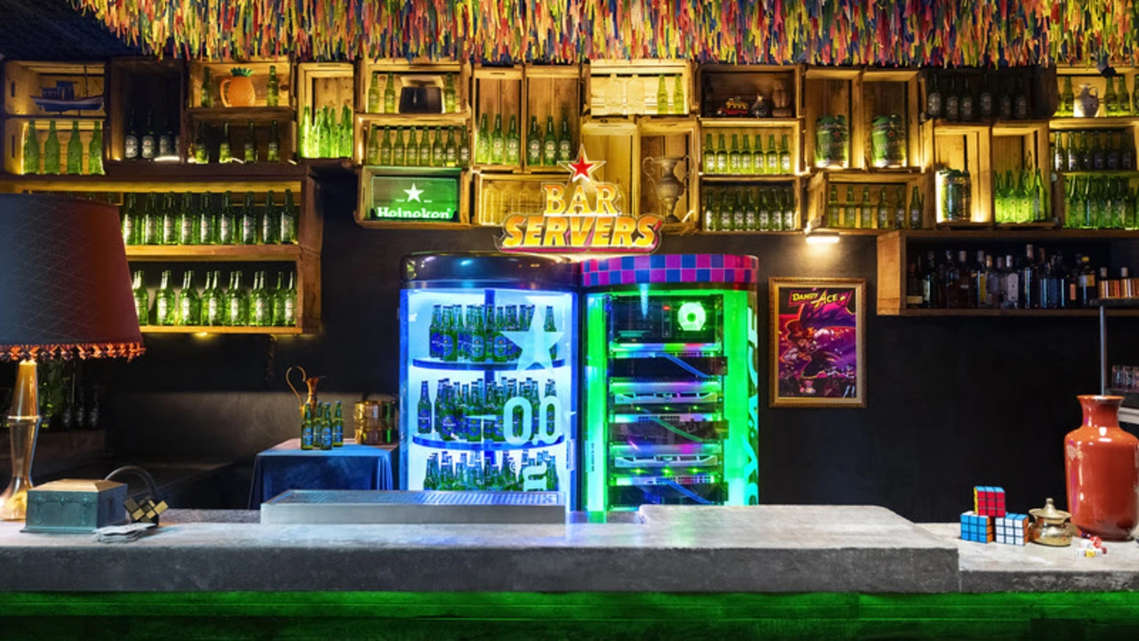 Heineken® 0.0 revive servidores de jogos em bares de SP, unindo gamers para socializar e jogar juntos.