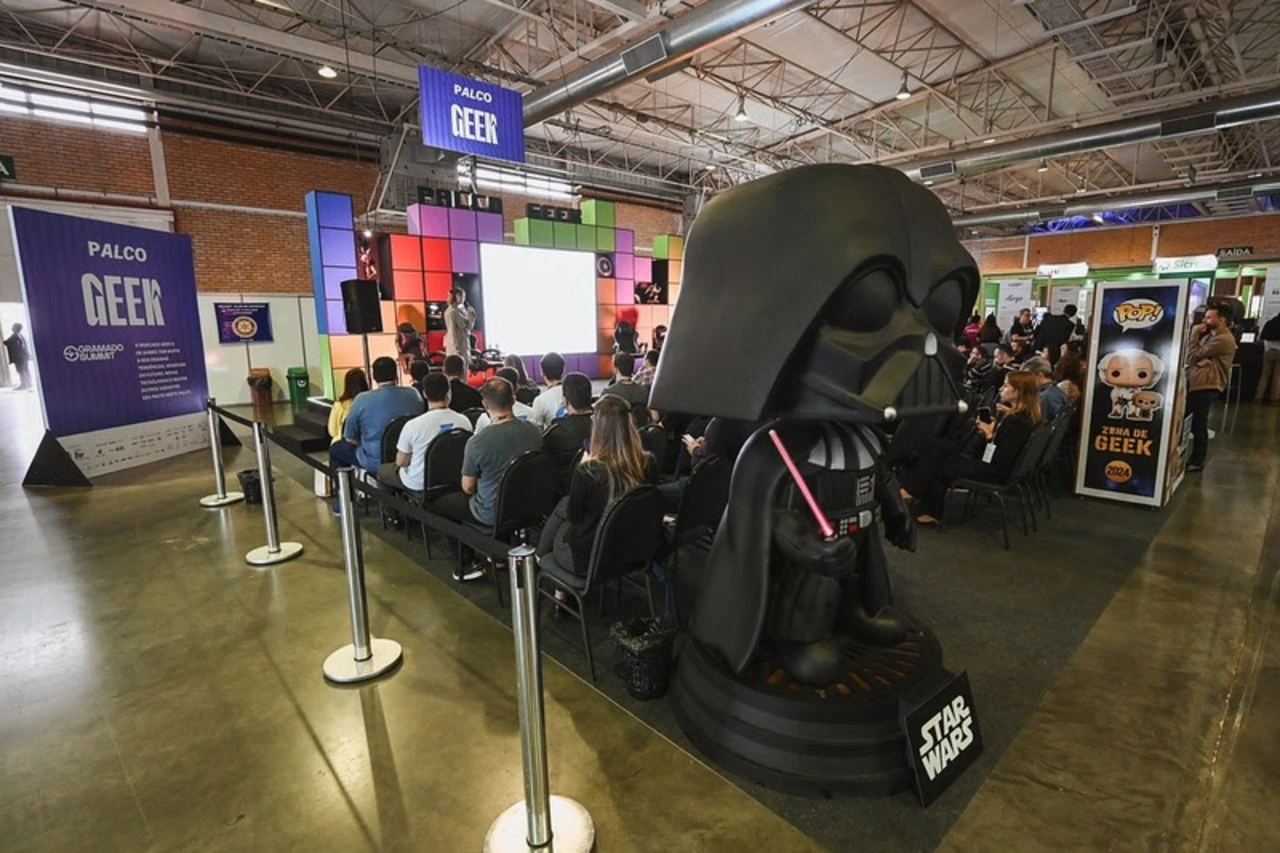 Arena Geek da Gramado Summit 2025 traz Riot Games, eSports, cultura pop e debates sobre inovação no entretenimento.